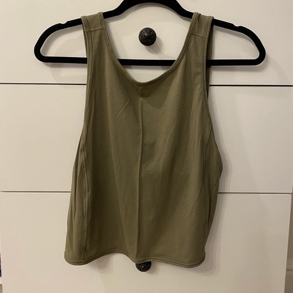 Lululemon top - Picture 2 of 2